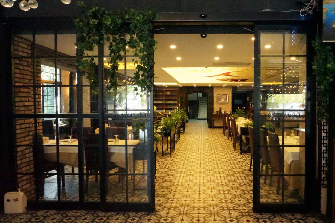 Restaurant Giriş